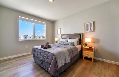 Spacious 3BR Townhouse with Free Parking Included! - Foto 2