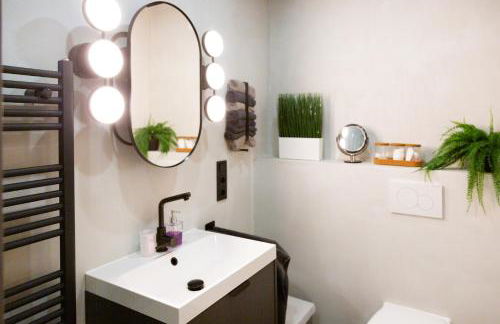 MiCasa OL - Modernes Apartment in City Bestlage - Küche - WLAN - Balkon - Fugenloses Bad - Photo 21