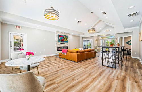 Landing Incredible 2BD Pool Clubhouse - Foto 17