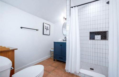 Pet-Friendly Glamping Cabin, with River Access in Ingram, Texas - Foto 23