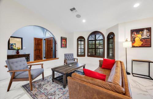 Ranch villa 1 level on half acre 8-min from Strip - Foto 14