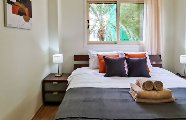 Phaedrus Living: City View Luxury Iras Flat 102 - Photo 5