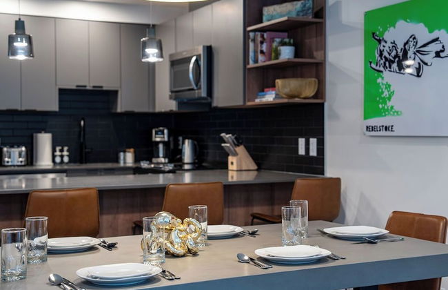 Revel in the Stoke by Revelstoke Vacations - Foto 29