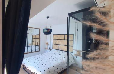 Love Room Charnelle, Chic, Hammam, Clim - Foto 1