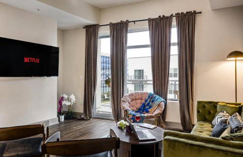 Velvet Lounge King Suite near Legacy West Pool - Photo 8
