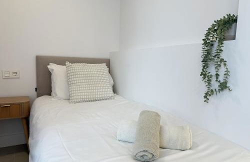 NEW - Old Town Modern Apartment Close to Beach - Photo 11