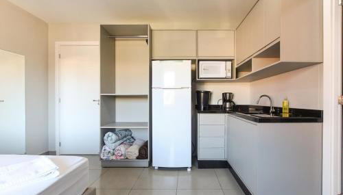 Lou Suítes - 8 - com sacada e vista da cidade - Foto 3