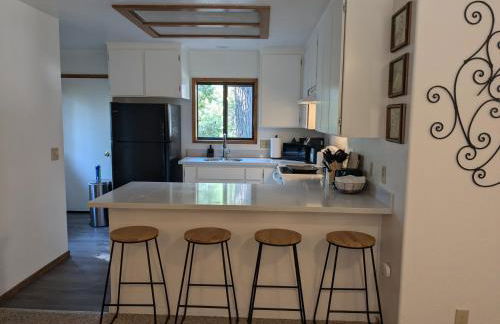 Bulldog Den - Photo 5