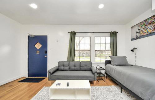 Serene Studio Escape - EADO HTX 1 - Foto 53