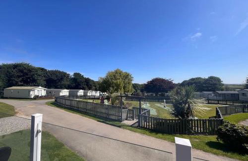 Shamrocks Cove Caravan - Award-Winning Coastal Retreat - Foto 5