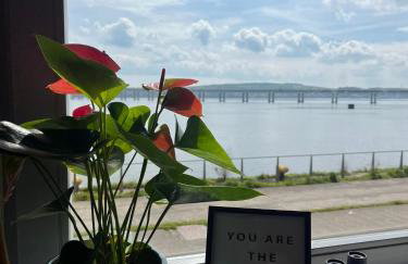 Marine parade apartment with river view - Foto 15