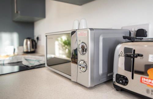 Victoria Apartments Stylish 3BR in Hartlepool - Photo 29