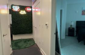 The 513 Flat! 1BR, 1Bath Apt with Pool and Riverfront View! Free Gated Parking! Only Steps from The banks & Stadiums! - Foto 15