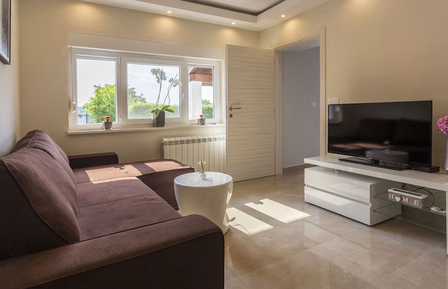 Villa in Kujici Near Beach With Pool - Foto 19