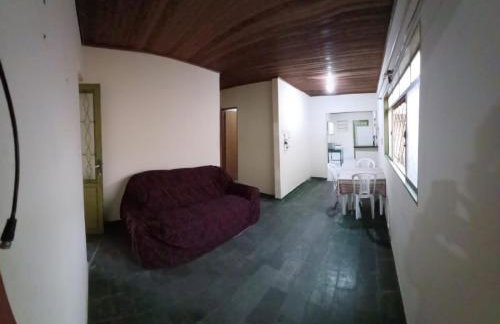 Casa grande e bem localizada - Foto 1