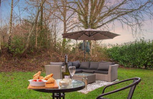 The Dairy Cottage with hot tub & pizza oven - Photo 2