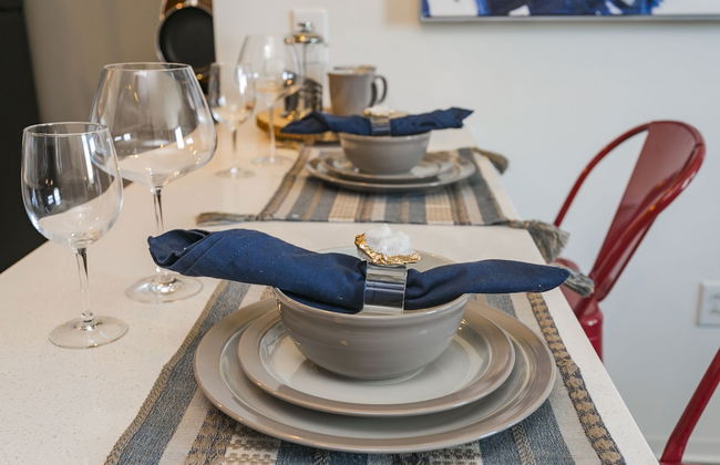 Mid Century Modern Downtown Condo | 30+ Night Min - Foto 22