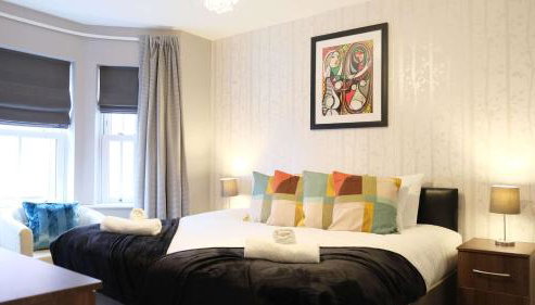 Spacious 4 Bedroom Home with Garden in Bedford - Foto 5