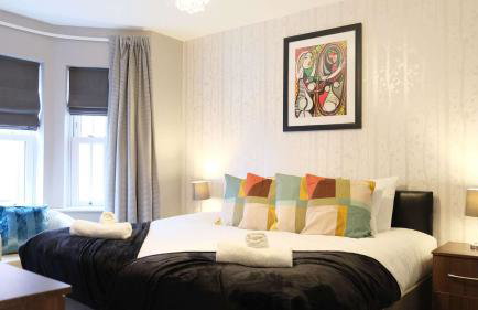 Spacious 4 Bedroom Home with Garden in Bedford - Foto 5