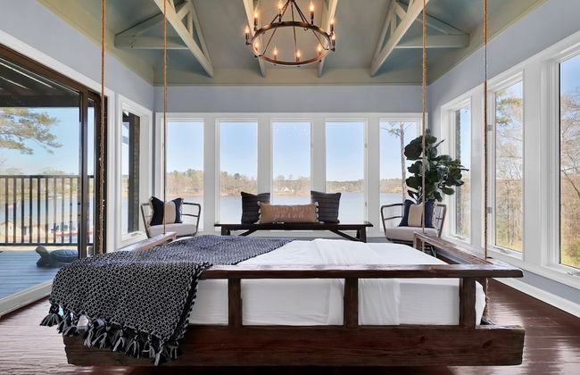 7BR Lakefront Haven Pool Hot Tub Gated 4acres - Foto 46