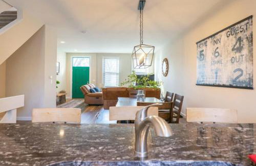 Cozy & Modern Soulard 4BR & Game Room ABODEbucks - Foto 9
