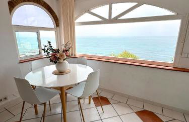 Charming Townhouse in El Faro, Spain, Studding Sea View & Community Pool - Foto 6