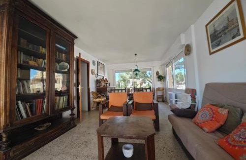 SPACIOUS FLAT WITH SEA VIEWS, FOR 8 PEOPLE WITH 3 BEDROOMS, 2 BATHROOMS and NEXT TO THE BEACH!! - Foto 7