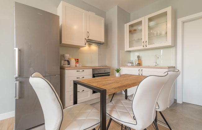 Luxurious Suites Elegance - Photo 17