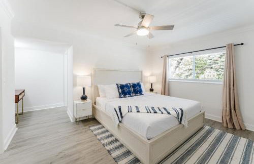 Boca Waterfront Oasis Walk to Beach with Pool, Hot Tub, Gym - Foto 18