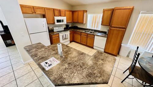 Spacious, Open Layout And Pool Relaxation! - Foto 5