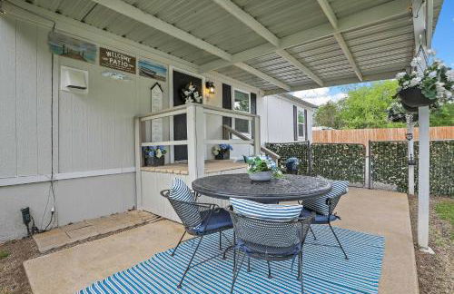 Near Water Lake Dallas Home with Furnished Patio! - Foto 20