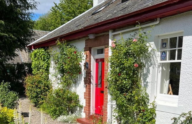 Gorgeous Comrie Cottage, hot tub & Mountain Views - Foto 1