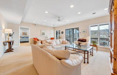 Lake Allure - Private Dock, Indoor Pool, and Hot Tub - Foto 7