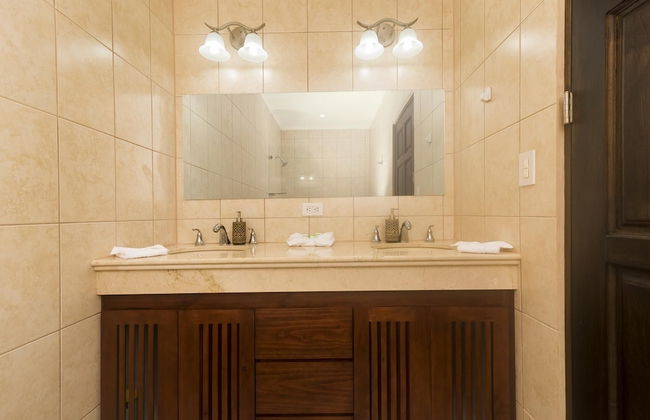 Playa Flamingo Comfortable 3 BR Oceanview Condo - Flamingo Towers 17 - Photo 13