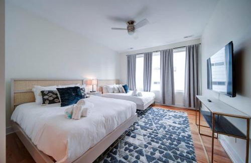 Luxe Townhome Rooftop Hot Tub Parking - Photo 46