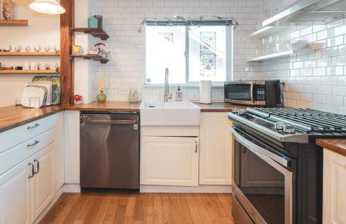 Modern & Airy Silver Lake 2bedroom 2 bath Front House - Photo 24