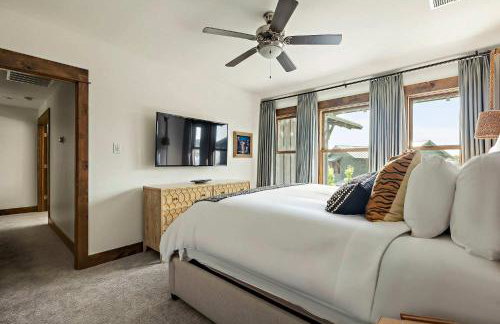 Lake Travis Luxe Villa - 4BR, Pickleball & BBQ - Foto 29