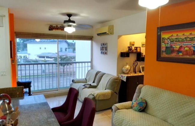 Room in Guest Room - Room in Comfortable Apartment Located on the Beach Very Close to the City - Foto 1