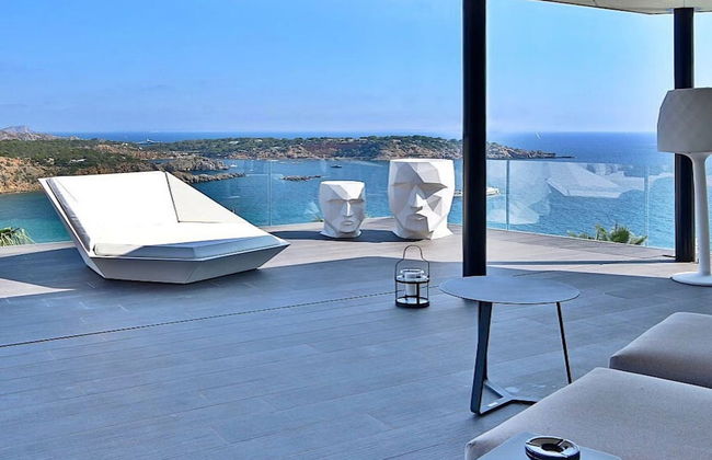 Striking Villa With Terraced Garden - Foto 37