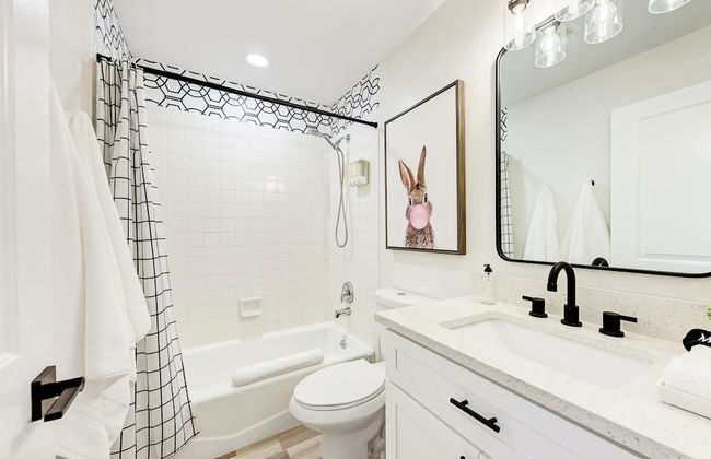 Charming Florida Beach Home w King Bed Patio - Photo 34