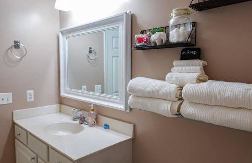 Boho Rehoboth condo-2bd/3.7mi beach/.5mi outlets - Foto 20