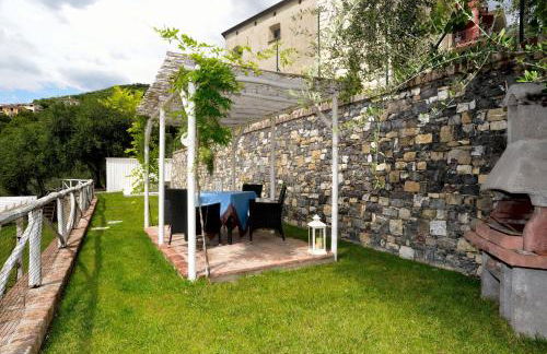 casa con mini piscina, giardino e area giochi per bambini - Foto 6