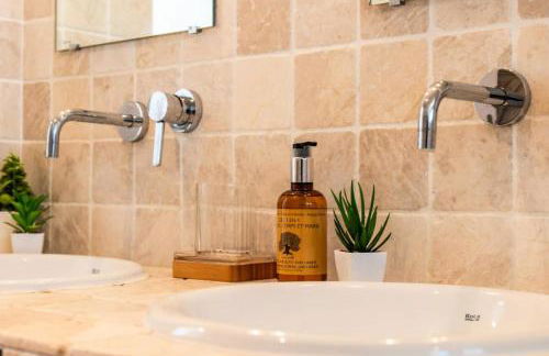 Résidence Villa 5 Chambres, Sauna, Piscine Et Vue Mer. - VILLA 5 chambres, sauna, piscine et vue mer. MAE-2513 - Foto 32