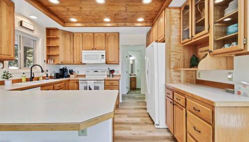 Cascade Cabin Mountain Getaway with Private Beach - Foto 4