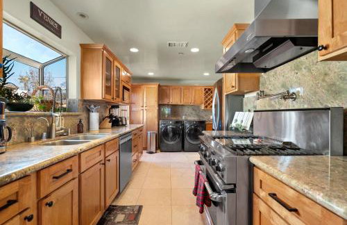 New Listing Burbank Retreat by Colby & Conrad - Foto 9