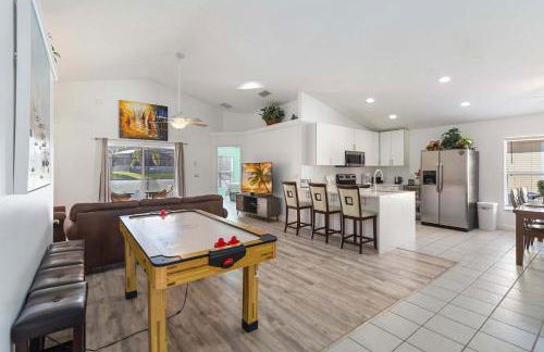 Spacious 4 Bedroom Vacation Villa Near Disney perfect for Two Families - Foto 6