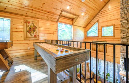 The Nomi Lodge - Sleeps 28 - Gorgeous Rustic Cabin, Centrally Located, Tons of Amenities - Photo 13