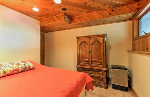 Waupaca Lakefront Home with Pool Table and Dock! - Foto 19