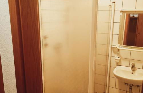 2x Einzelbetten - Gästezimmer - 11min von Gießen Zentrum 8,4km in Fernwald - Foto 11