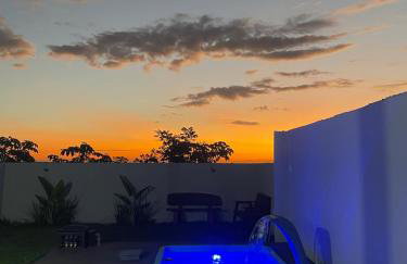 Casa com piscina e garagem privativa - Foto 24